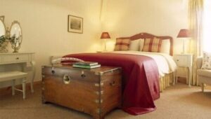 Westcove House - The Stables - Bedroom 1